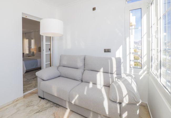 Apartamento en Málaga - Cubo's Apartamento Seaview Port & Free Parking