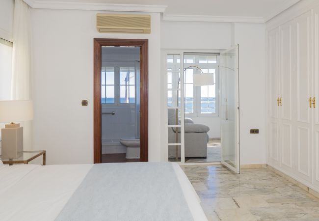 Apartamento en Málaga - Cubo's Apartamento Seaview Port & Free Parking