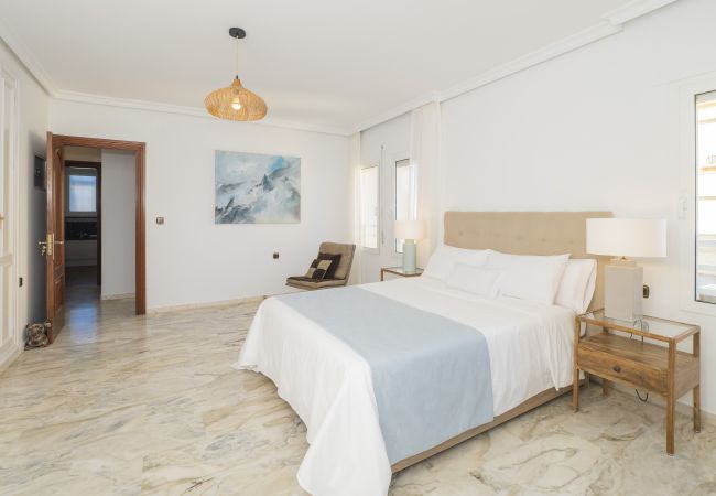 Apartamento en Málaga - Cubo's Apartamento Seaview Port & Free Parking