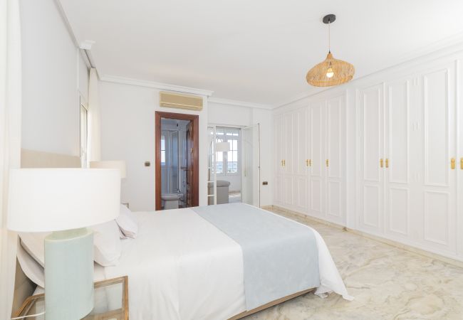 Apartamento en Málaga - Cubo's Apartamento Seaview Port & Free Parking