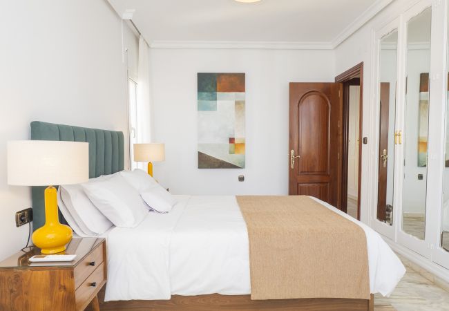 Apartamento en Málaga - Cubo's Apartamento Seaview Port & Free Parking