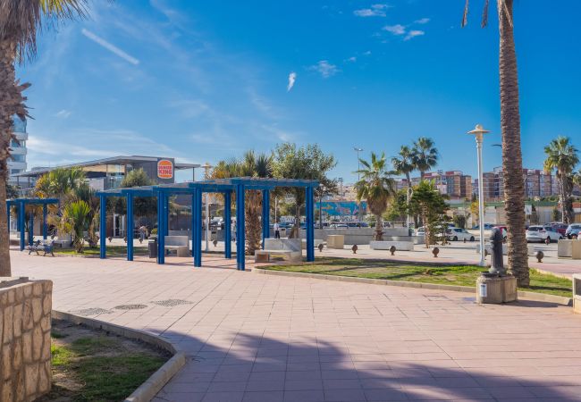 Apartamento en Málaga - Cubo's Apartamento Seaview Port & Free Parking