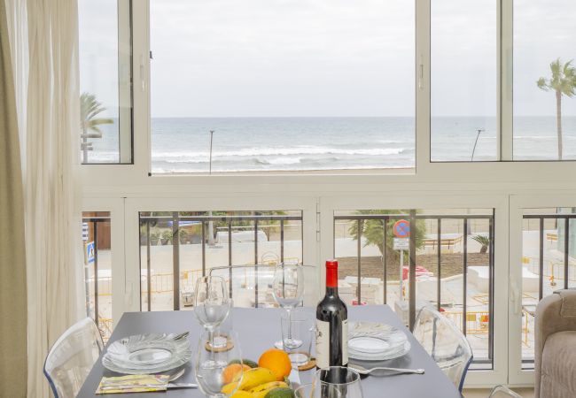 Apartamento en Estepona - Cubo's Estepona Oceanview Apartment & Free Parking
