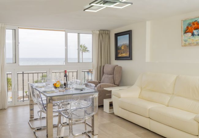 Apartamento en Estepona - Cubo's Estepona Oceanview Apartment & Free Parking