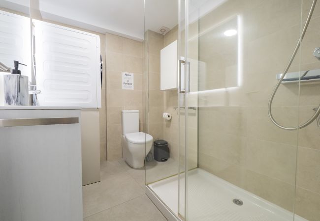 Apartamento en Estepona - Cubo's Estepona Oceanview Apartment & Free Parking