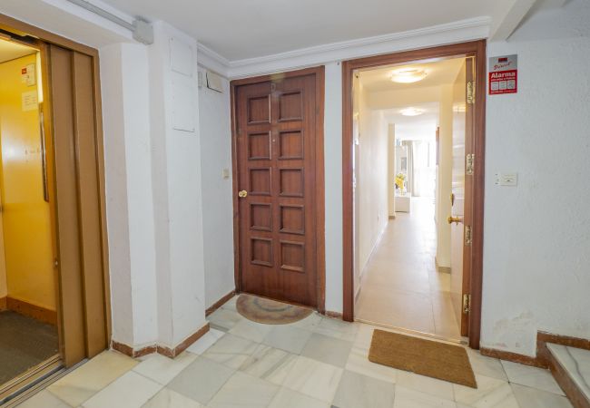 Apartamento en Estepona - Cubo's Estepona Oceanview Apartment & Free Parking