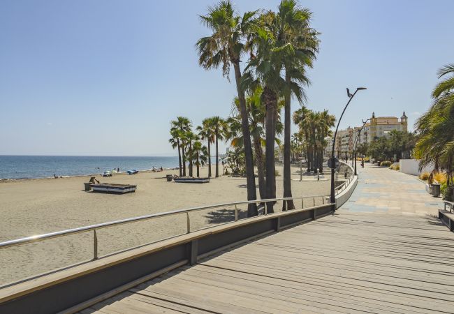 Apartamento en Estepona - Cubo's Estepona Oceanview Apartment & Free Parking