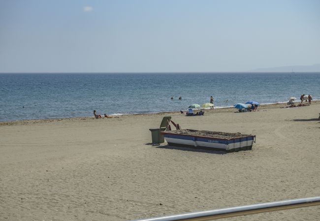 Apartamento en Estepona - Cubo's Estepona Oceanview Apartment & Free Parking