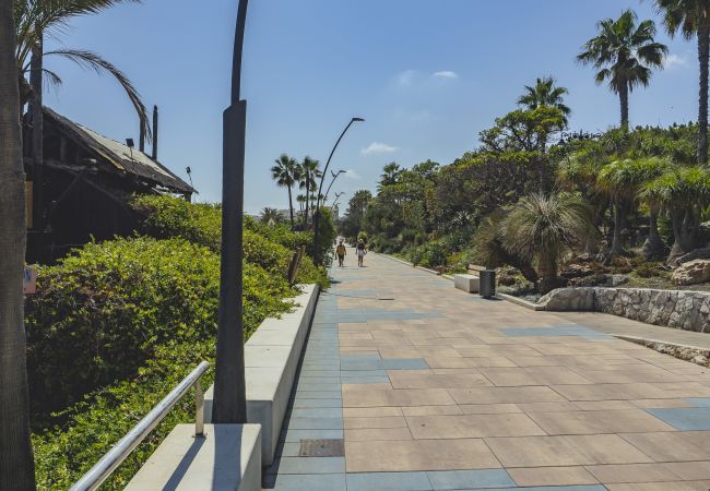 Apartamento en Estepona - Cubo's Estepona Oceanview Apartment & Free Parking