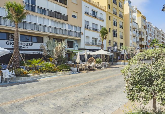 Apartamento en Estepona - Cubo's Estepona Oceanview Apartment & Free Parking