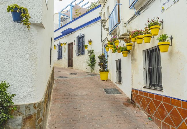 Apartamento en Estepona - Cubo's Estepona Oceanview Apartment & Free Parking