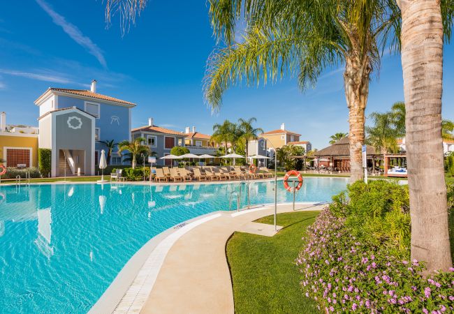 Apartamento en Marbella - Cubo's Cortijo Del Mar Resort 4 PAX B1 2