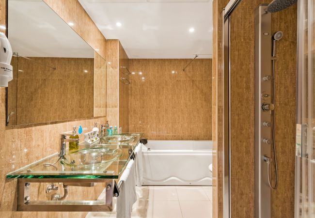 Apartamento en Marbella - Cubo's Cortijo Del Mar Resort 6 PAX B1 2