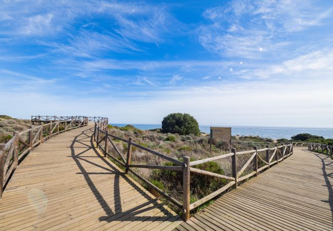 Apartamento en Marbella - Cubo's Cabopino Beach Marbella Apartment