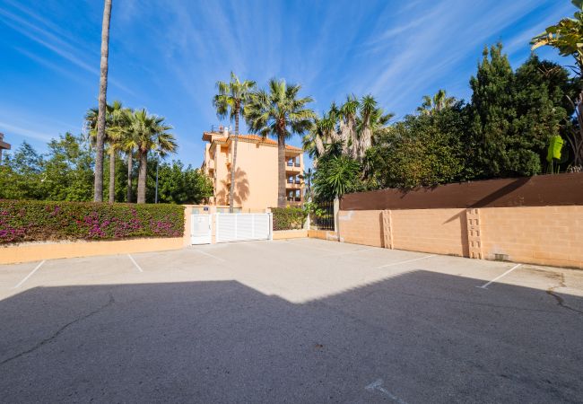 Apartamento en Marbella - Cubo's Cabopino Beach Marbella Apartment