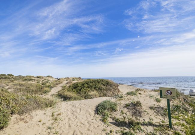 Apartamento en Marbella - Cubo's Cabopino Beach Marbella Apartment
