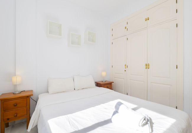 Apartamento en Marbella - Cubo's Cabopino Beach Marbella Apartment
