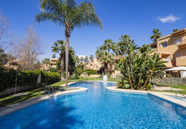 Apartamento en Marbella - Cubo's Cabopino Beach Marbella Apartment