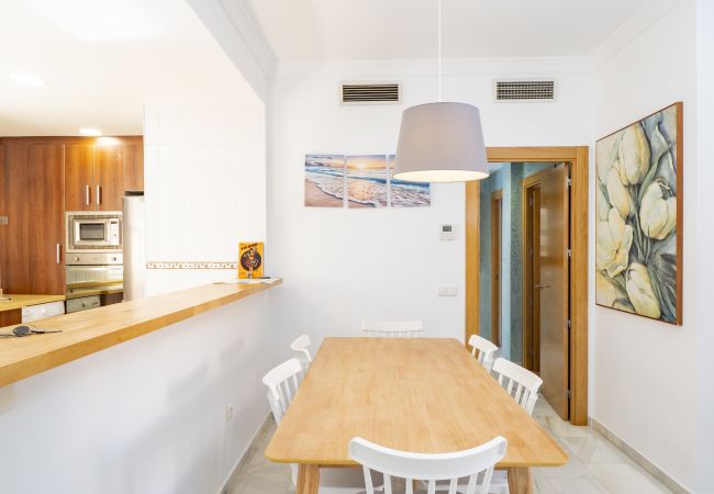 Apartamento en Marbella - Cubo's Cabopino Beach Marbella Apartment