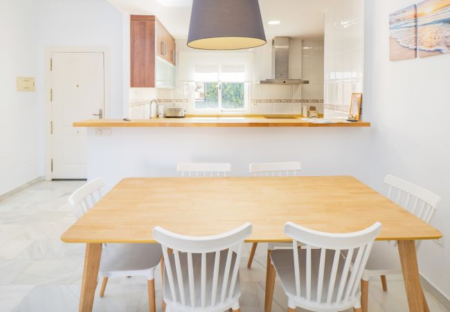 Apartamento en Marbella - Cubo's Cabopino Beach Marbella Apartment