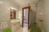Bathroom of this apartment in Mijas Costa
