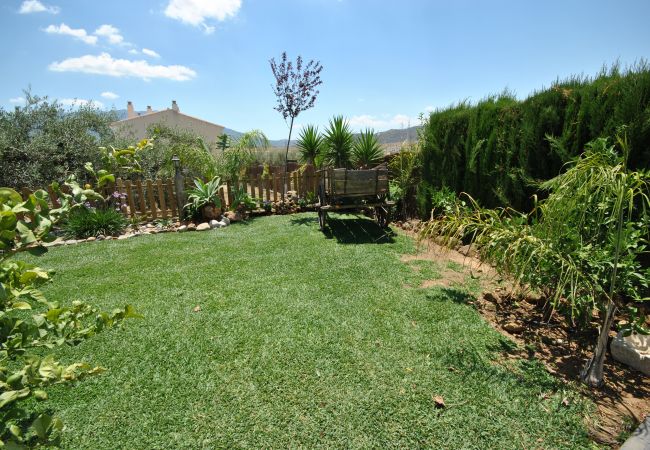 Garden of this house with fireplace in Alhaurín el Grande