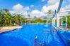 Community pool of this apartment in Benalmádena