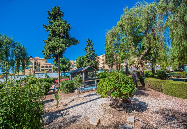 Garden of this apartment in Marbella