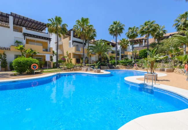 Community pool of this apartment in Marbella