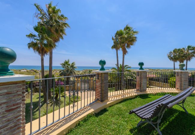 Garden of this apartment in Marbella