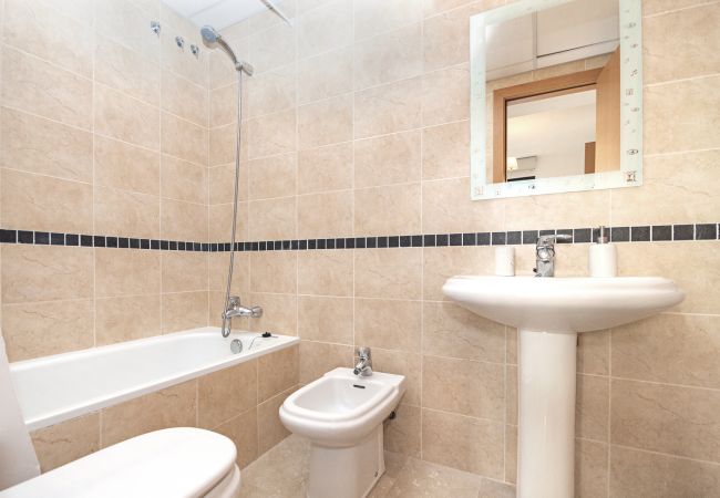 Bathroom of this apartment in Fuengirola