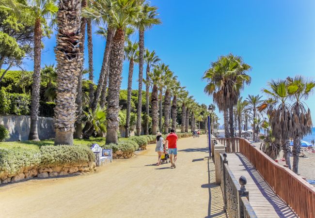 Beach near this apartment in Nagueles (Marbella)