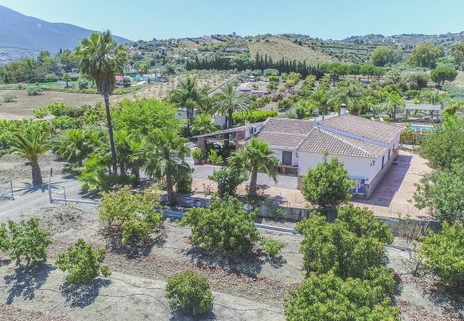 Views of this country house in Alhaurín el grande