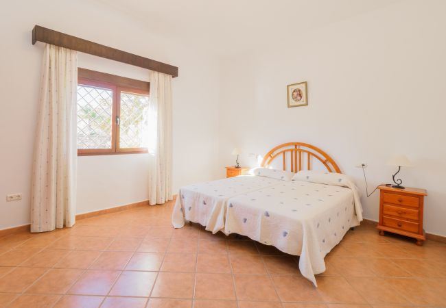 Bedroom of this country house in Alhaurín el Grande