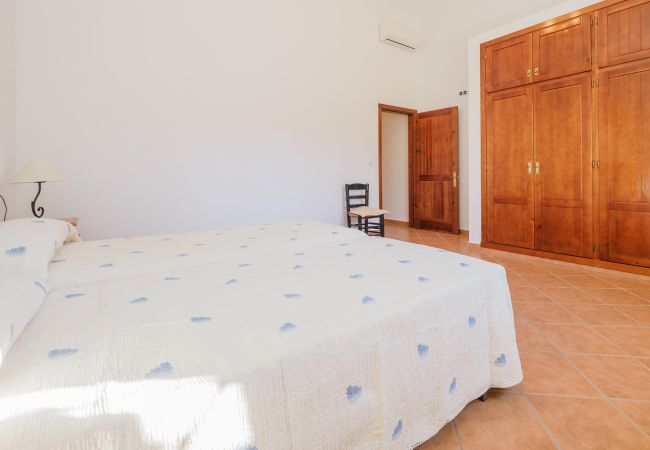 Bedroom of this country house in Alhaurín el Grande