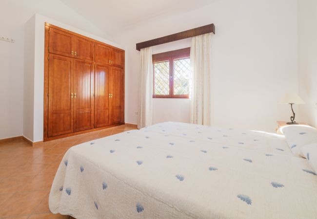 Bedroom of this country house in Alhaurín el Grande