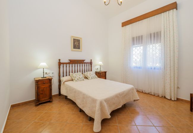 Bedroom of this country house in Alhaurín el Grande