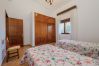 Bedroom of this country house in Alhaurín el Grande