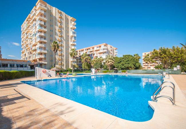 Community pool of this apartment in Benalmádena