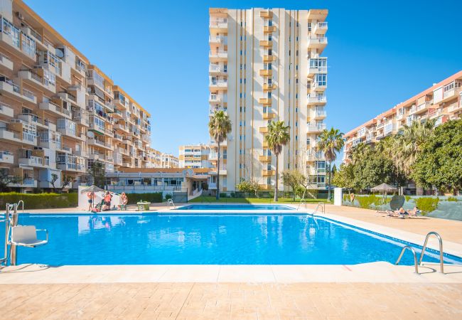 Community pool of this apartment in Benalmádena