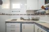 Kitchen of this apartment in Benalmádena