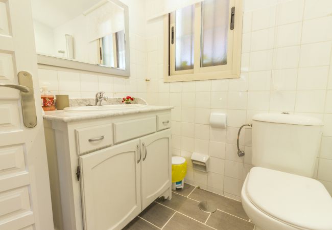 Bathroom of this rural house in Alhaurín el Grande