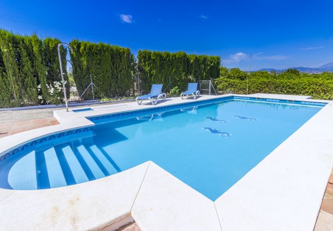 Pool of this luxury estate in Alhaurín el Grande