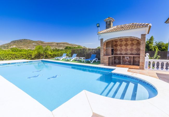 Pool of this luxury estate in Alhaurín el Grande
