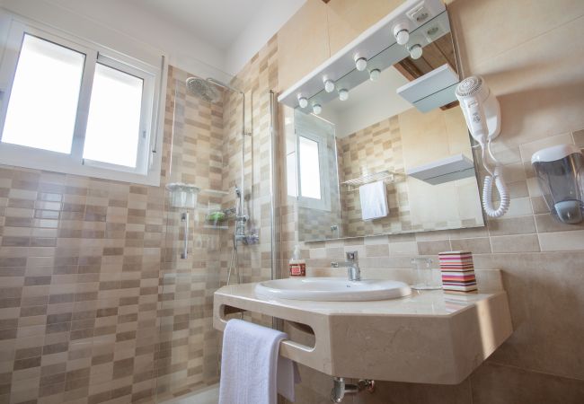 Bathroom of this villa in Alhaurín el Grande