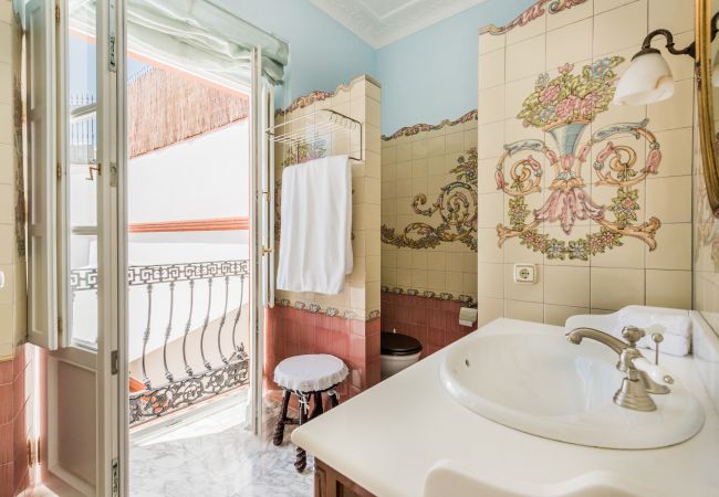 Bathroom of this luxury house in the center of Alhaurín el Grande