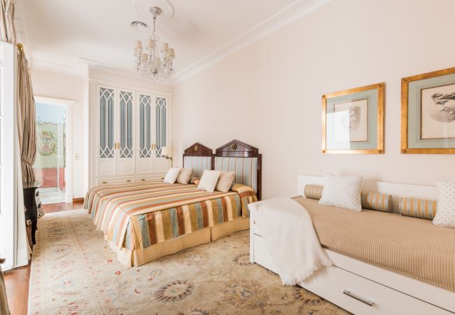 Bedroom of this luxury house in the center of Alhaurín el Grande