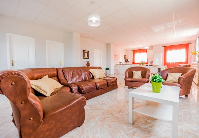 Living room of this villa in Alhaurín el Grande