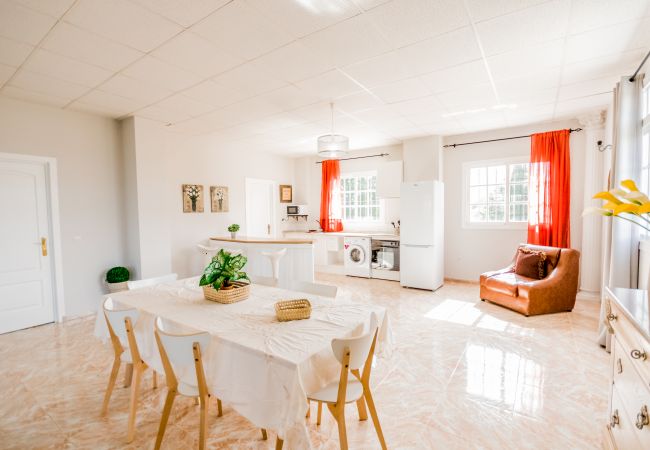 Dining room of this villa in Alhaurín el Grande