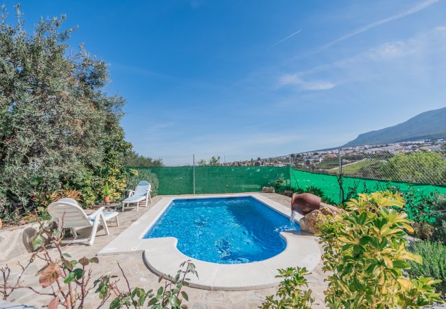 Private pool of this estate in Alhaurín el Grande